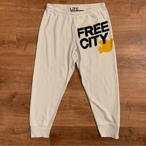 FREECITY Large Logo Crop 3/4 Sweatpants French Terry Cotton White Black Yellow M